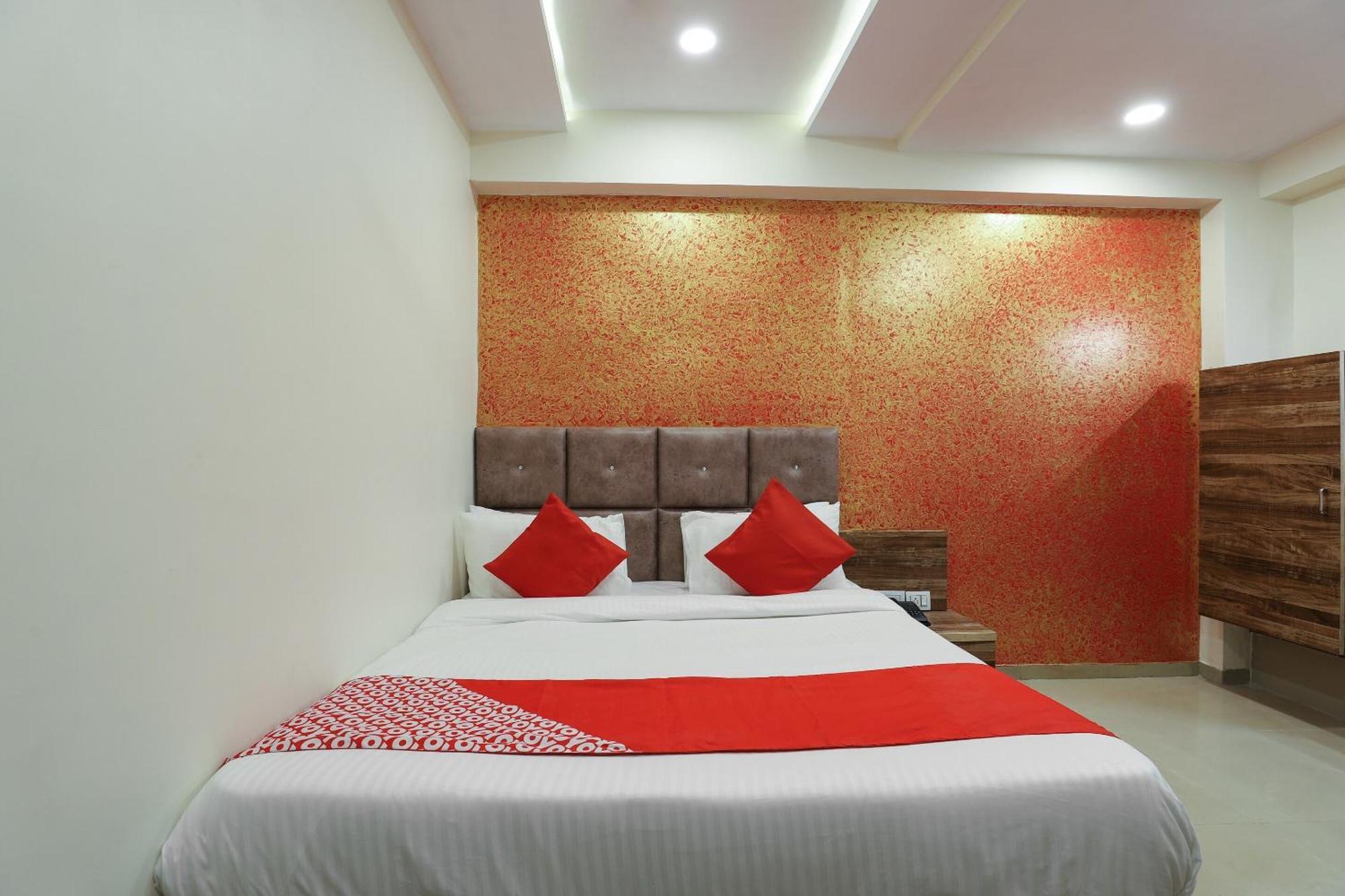 Hotel O Dream Stay Sarkhej Exterior photo
